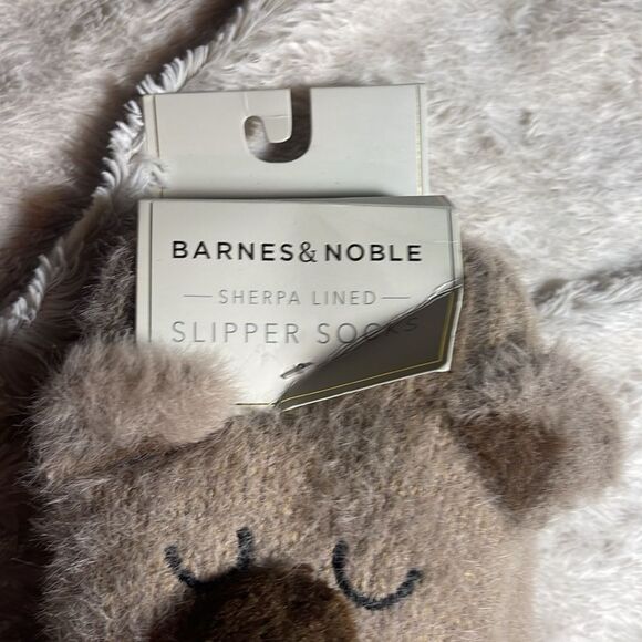 NWT Barnes & Noble sherpa  lined slipper socks - Picture 2 of 3